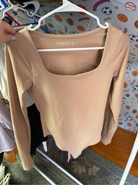 Abercrombie & Fitch Beige Scoop Neck Long-Sleeve Bodysuit